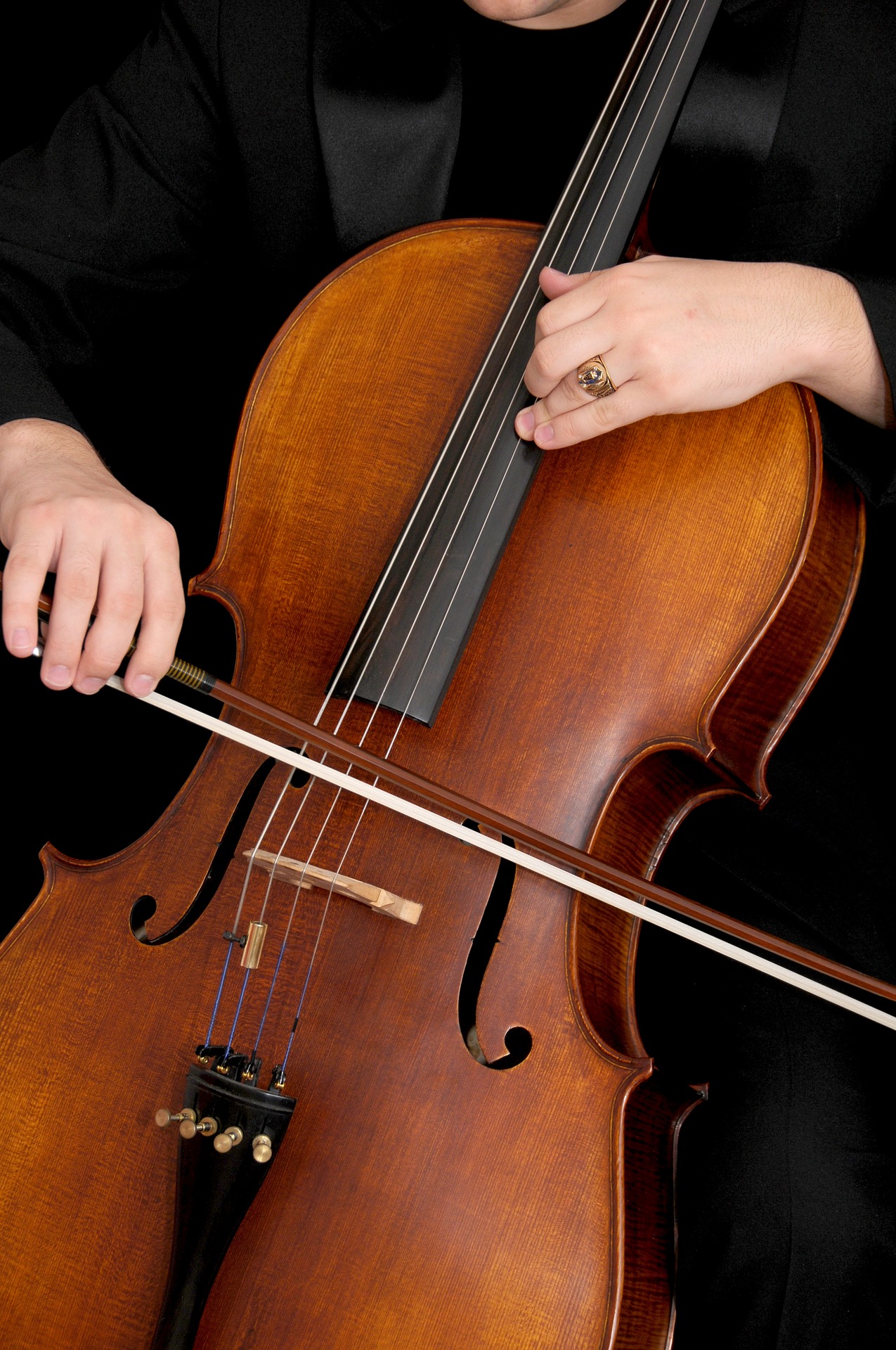 cello-2460422_1920