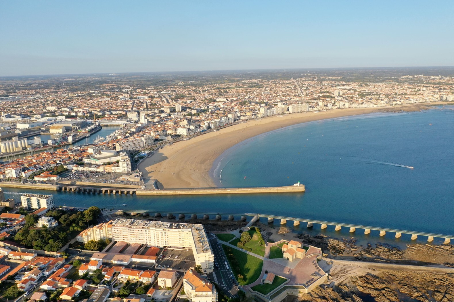 VUE-AERIENNE-BAIE-DES-SABLES